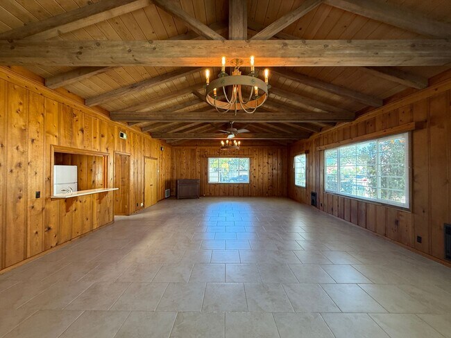 Building Photo - 161 Palm Ct Dr