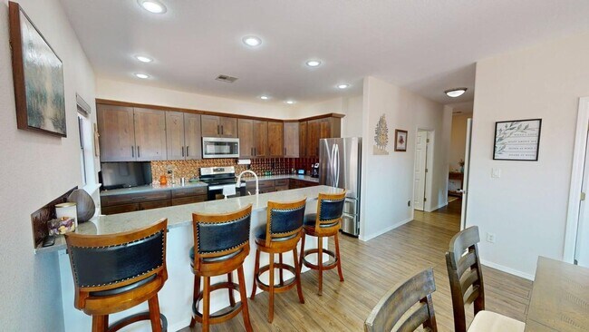 Building Photo - 3-Bedroom/2.5-Bathroom in Alamogordo, NM