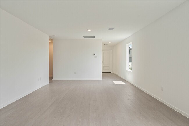 Building Photo - 14801 N Ascot Bend Cir