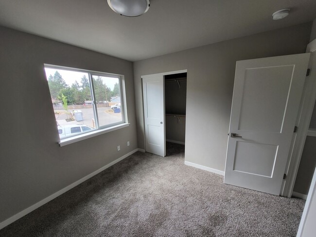 Building Photo - 61570 SE Lucia St