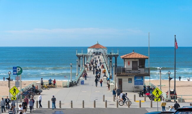 Building Photo - Warm & Inviting Manhattan Beach Rental Home!