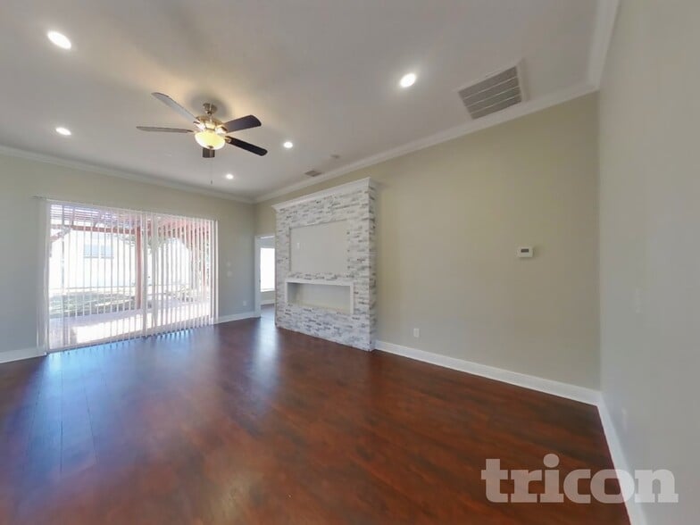 Building Photo - 15206 Markham Dr