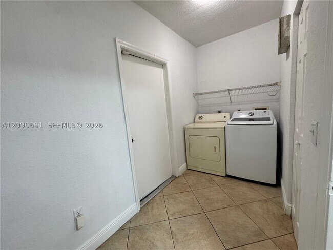 Building Photo - 507 Belmont Ln