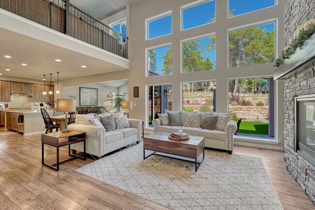 Building Photo - LUXIOUROUS 6 BED/6 BATH HOME IN SANCTUARY ...