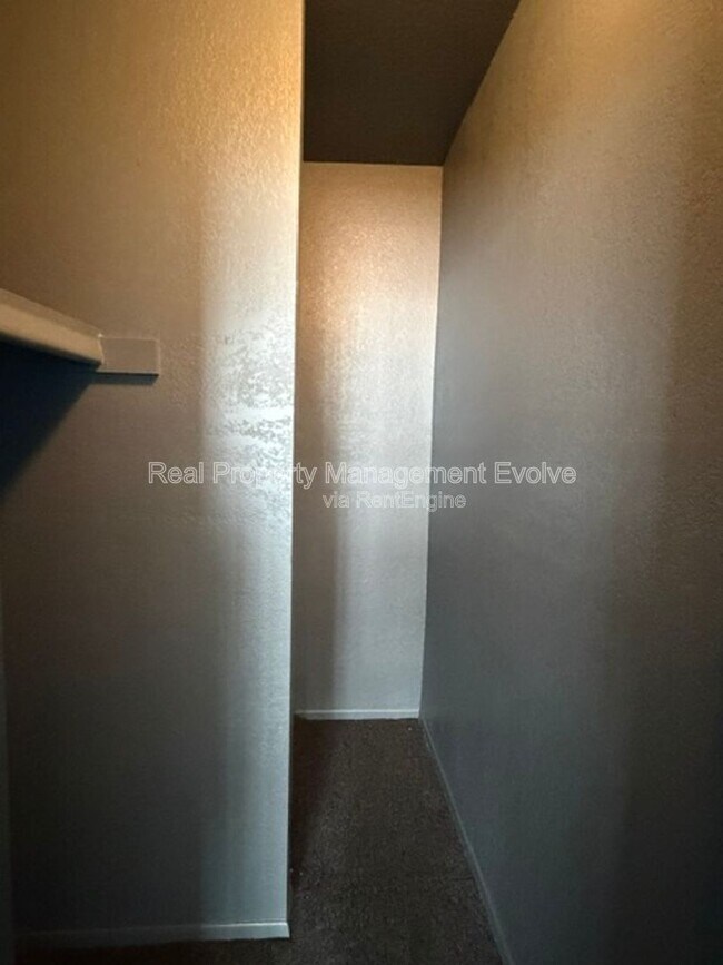 Building Photo - 2689 W Ocotillo Rd