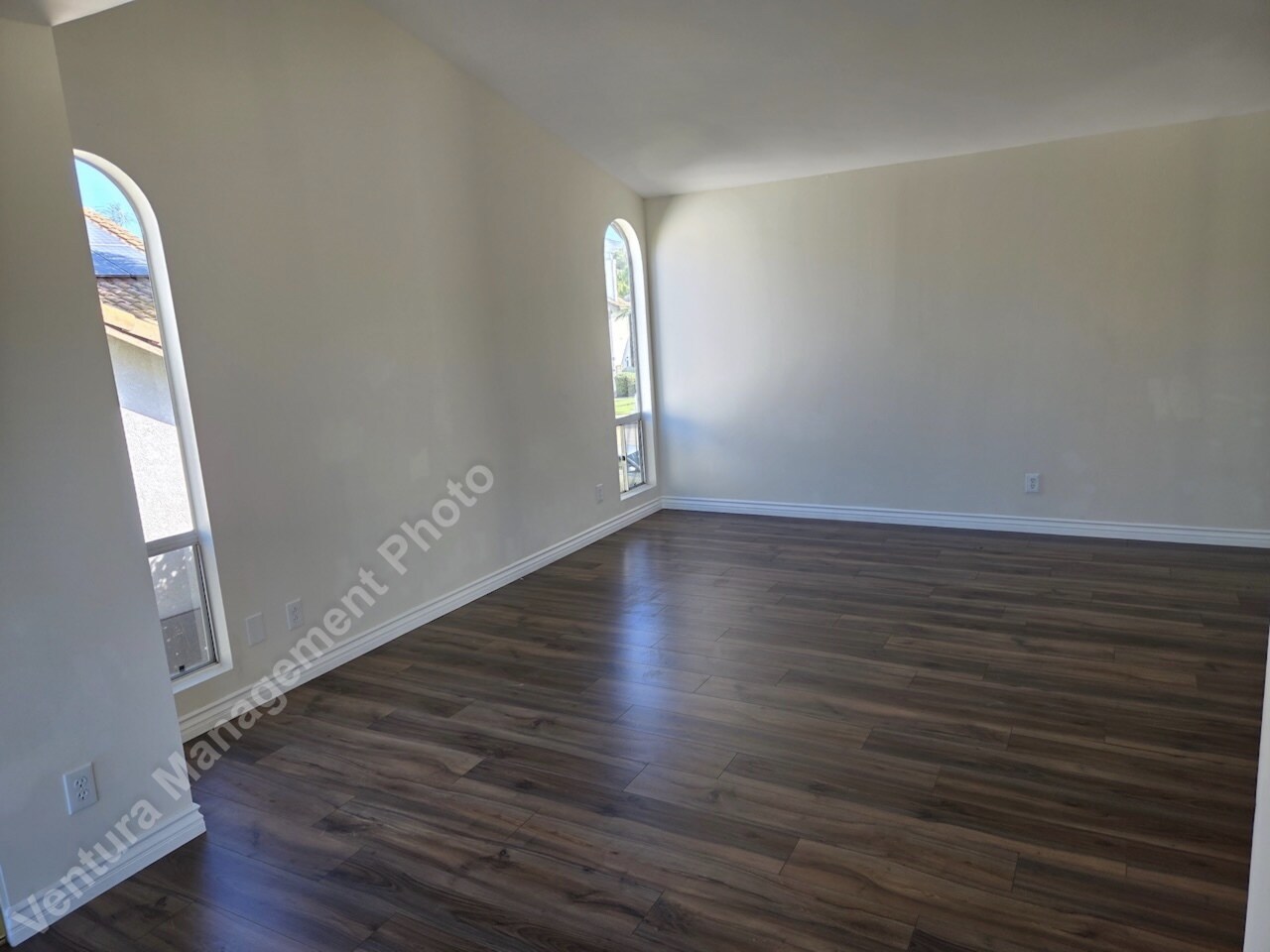 Building Photo - 725 Azure Hills Dr