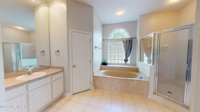 Building Photo - 12180 Basalt Dr N