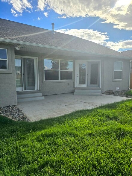 Building Photo - 1335 Monument Ct