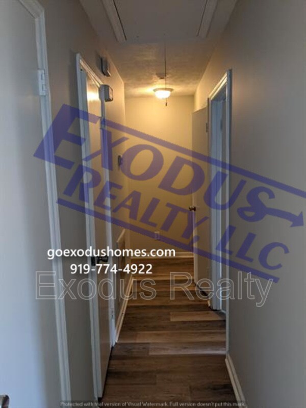 Building Photo - 5812 Shenandoah Dr