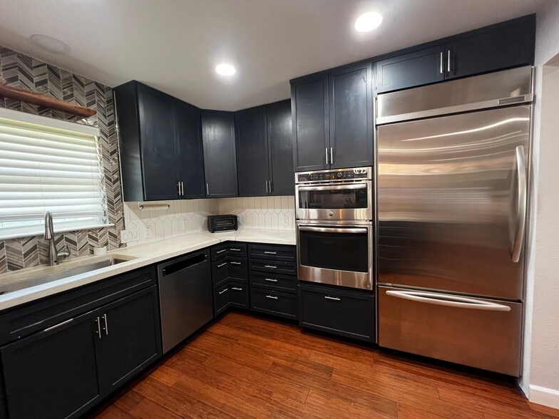 Building Photo - 5305 Cloverdale Ln