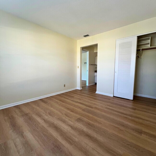 Building Photo - 5580 Tamberlane Cir