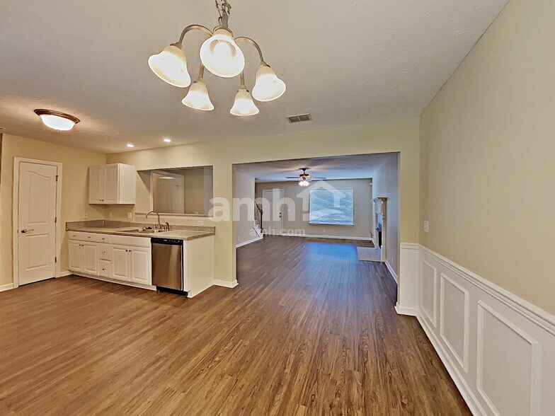 Building Photo - 1525 Teresa Ln
