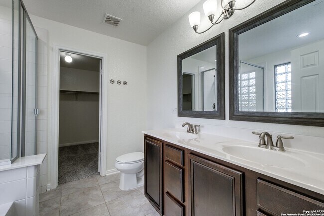 Building Photo - Open-Concept 4-Bedroom Home Near Lackland AFB - Realtor Commission: $500
