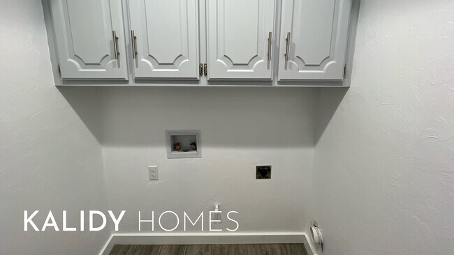 Building Photo - 12510 Maple Ridge Rd