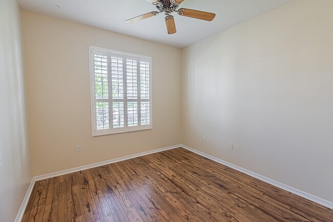 Building Photo - 544 SW Indian Key Dr