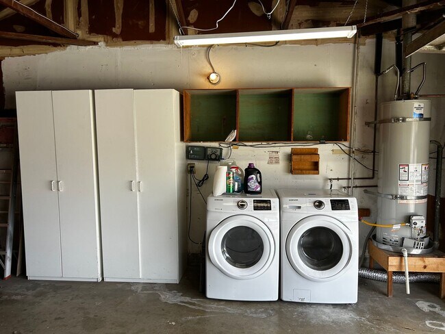 Building Photo - Beautifully Remodeled 3-Bedroom Home for Lease in a Highly Desirable Neighborhood