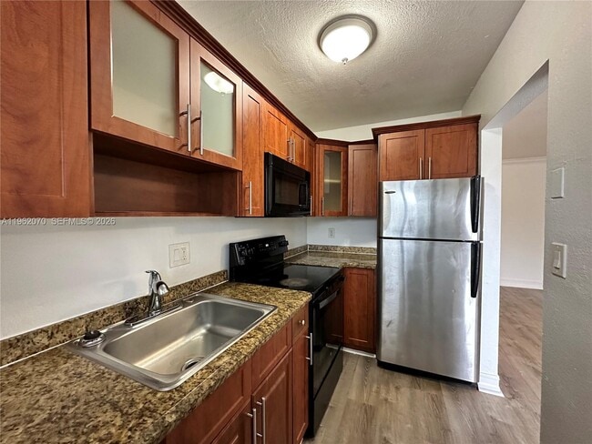 Building Photo - 1400 NE 56th St