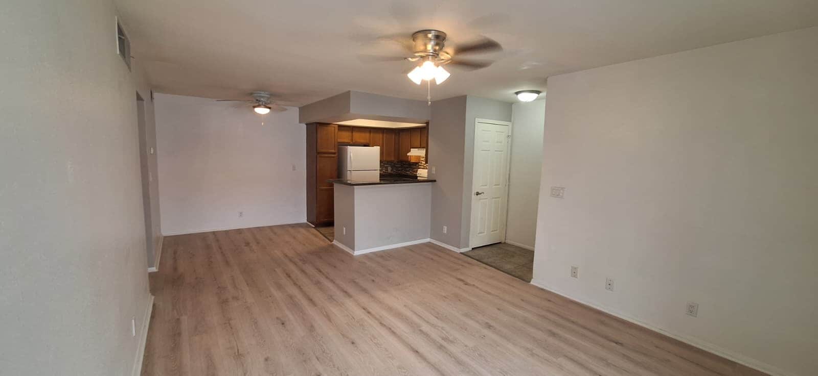 Building Photo - 1455 E Katie Ave