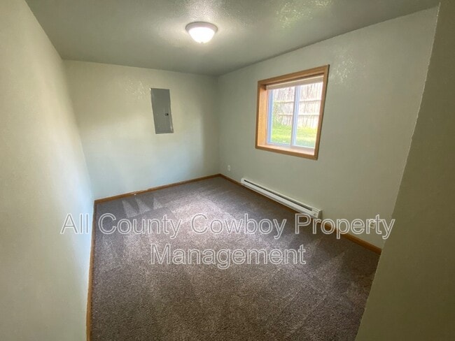 Building Photo - 1557 W Jefferson St
