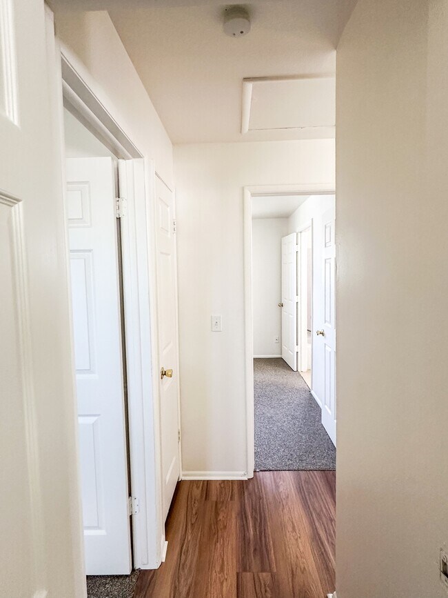 Building Photo - 5333 Peachwood Cir