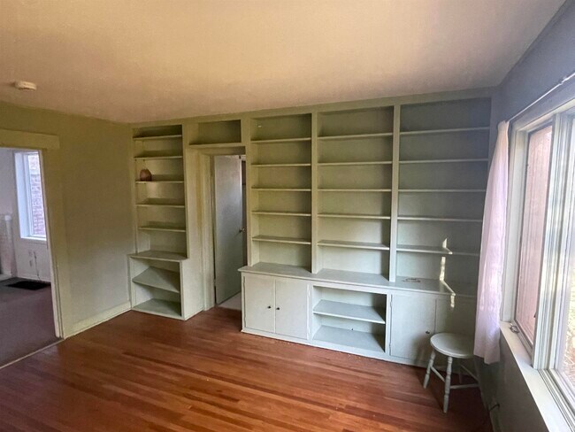 Building Photo - 2625 S Smith Rd