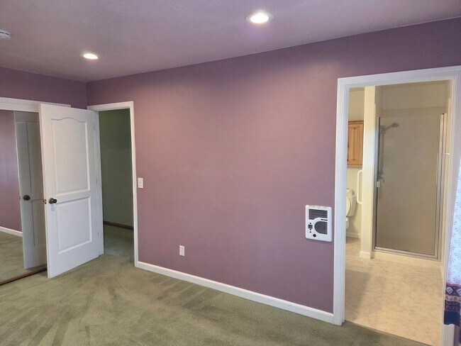 Building Photo - 2827 Owens St