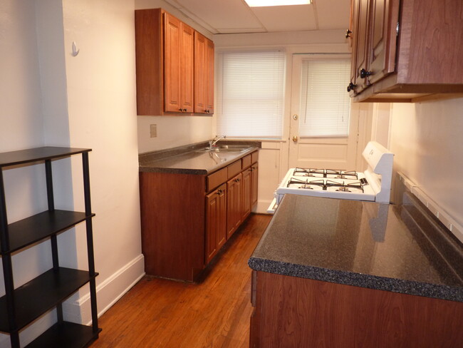 Building Photo - 122 E Tompkins St