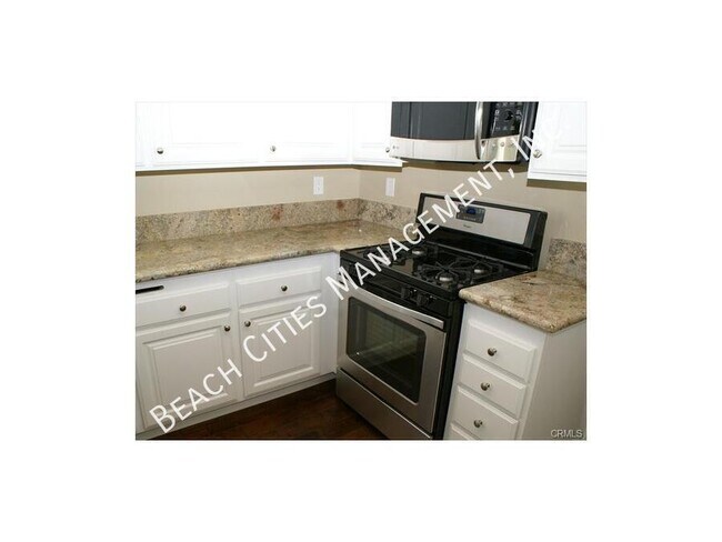 Building Photo - 6220 Ronald Dr