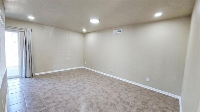 Building Photo - 1010 La Fontana