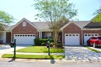 Building Photo - 1262 Greensview Cir