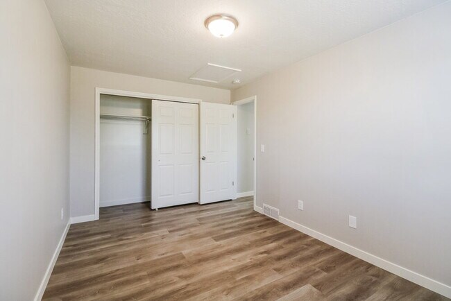 Building Photo - 4829 3900 W St