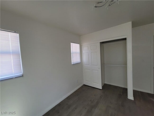 Building Photo - 10799 Flame Vine Ct