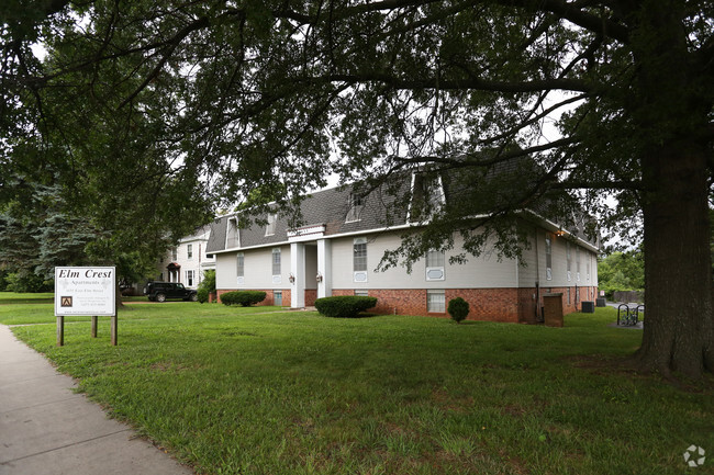 Primary Photo - Elm Crest - 1435 E. Elm