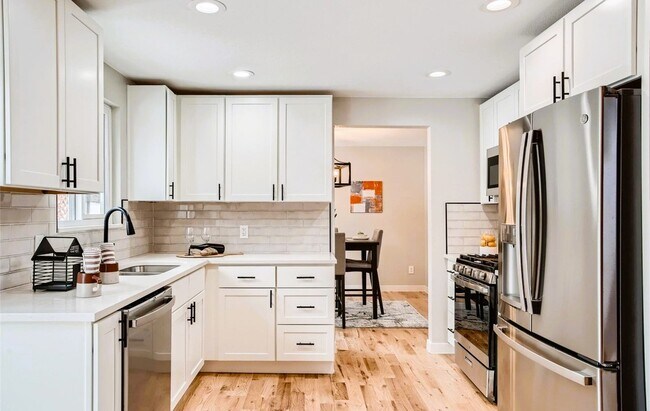 Building Photo - 30150 Stagecoach Blvd