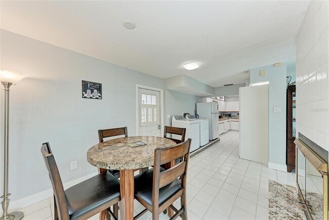 Building Photo - 3376 Peace River Dr