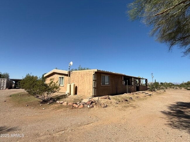 Building Photo - 16511 W Dale Ln