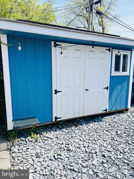 Building Photo - 1911 D St NE