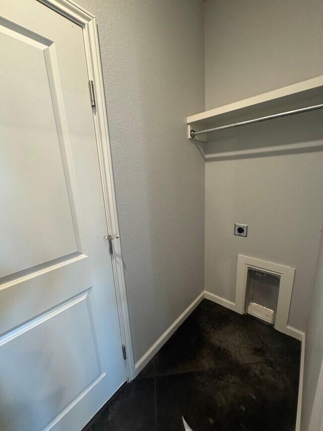 Building Photo - New built located in Beacon Pointe area!!!...
