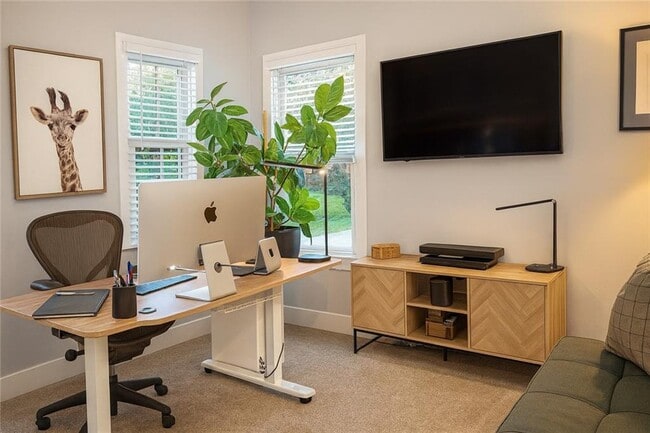 Building Photo - 2231 Cavanaugh Ave SE