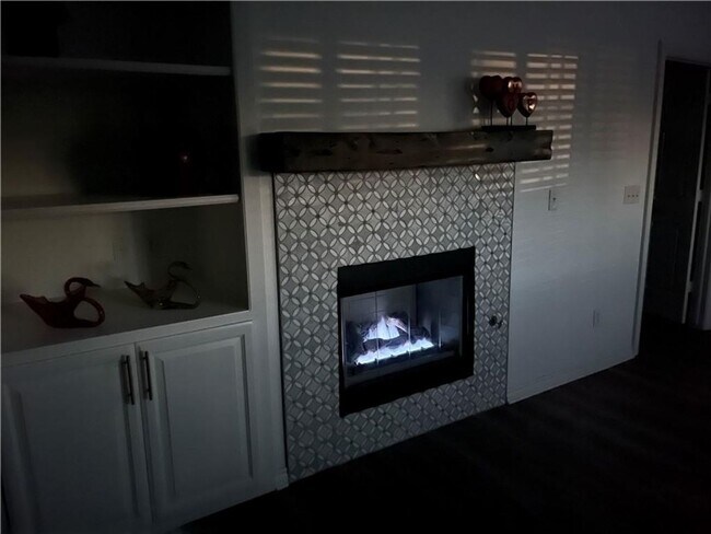 Primary Photo - Absolutely Adorable, 2 bed, 2 bath, 2 car ...