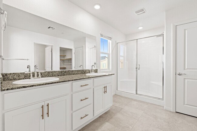 Building Photo - Newly Built 6 Bed / 2.5 Bath Single-Family Home with Upgraded Kitchen and Fully Fenced Yard in So...