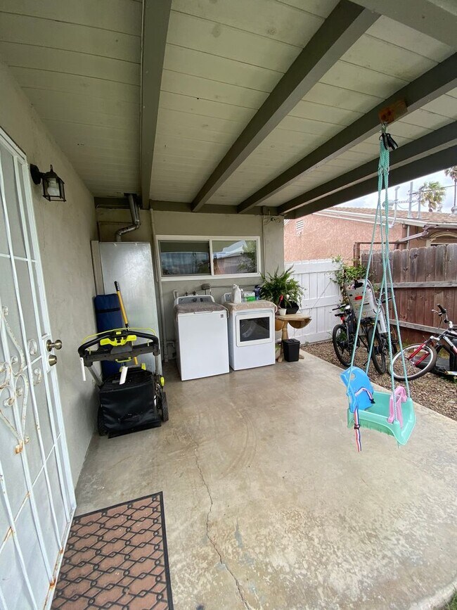 Building Photo - Gorgeous, Spacious 3 bed / 1 bath located near Encanto, San Diego!