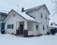 Building Photo - Check Out This 3-Bed Home in Bluffton!