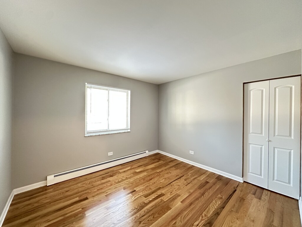 Building Photo - 1653 Oakwood Ave