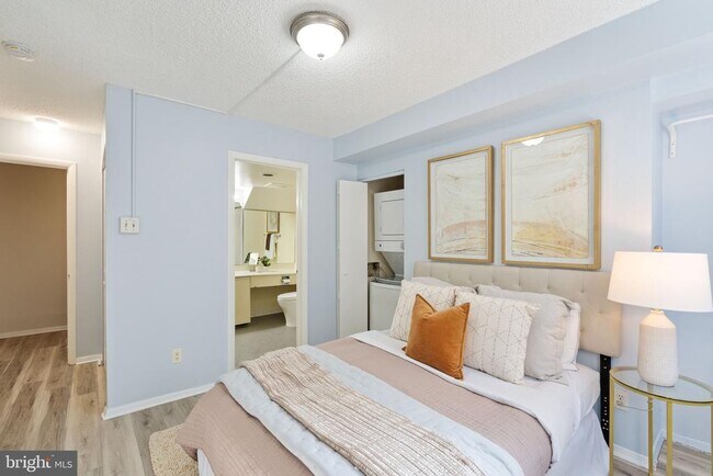 Building Photo - 1245 13th St NW