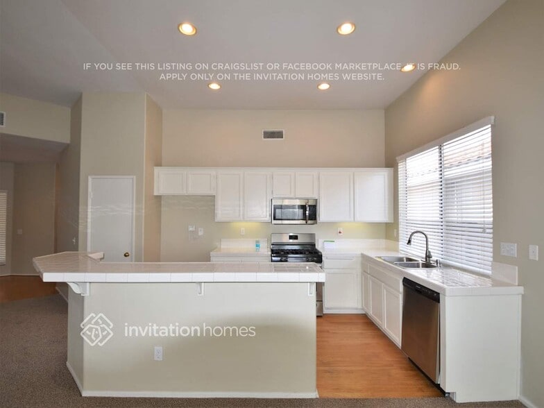 Building Photo - 13692 Basswood Dr