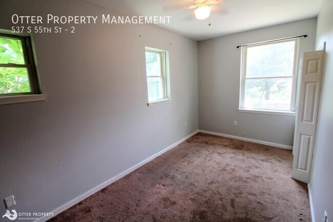 Building Photo - 537 S 55th St