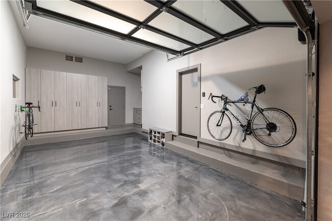 Building Photo - 7880 Dana Point Ct