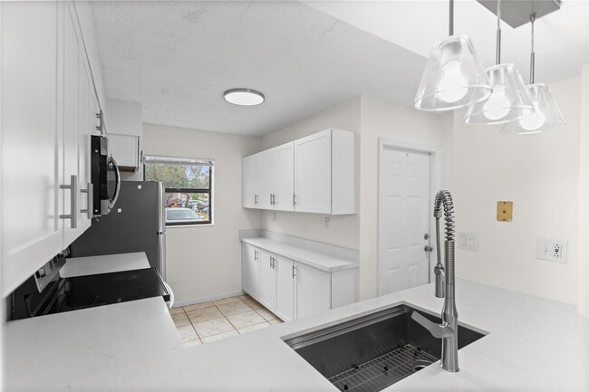 Building Photo - 3130 Millwood Terrace