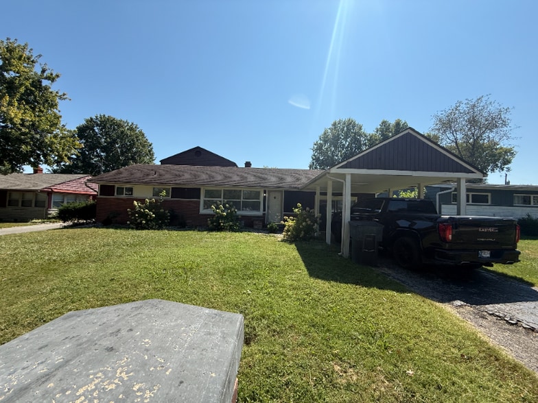 Primary Photo - 2723 Hillview Dr
